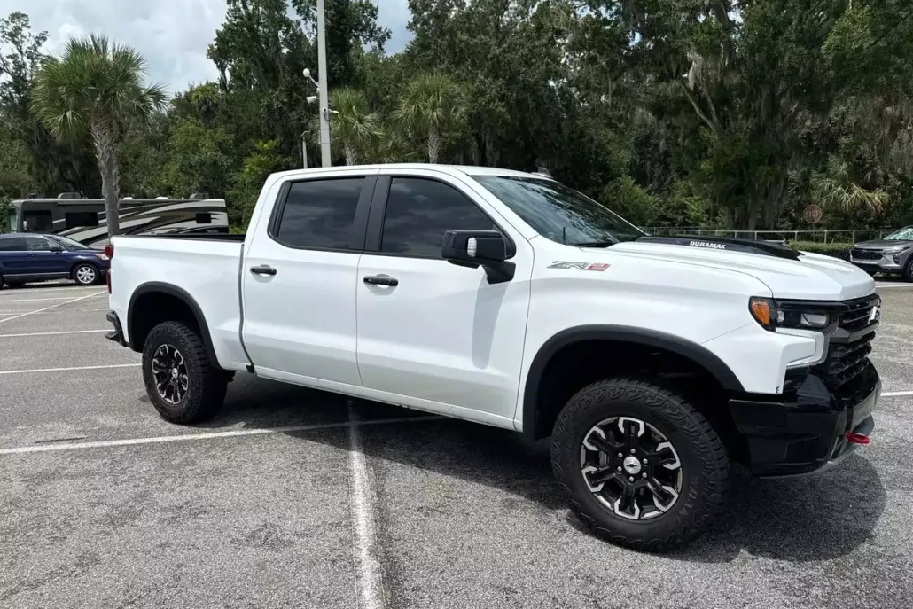 2024 Chevrolet Silverado 1500 ZR2 photo 1