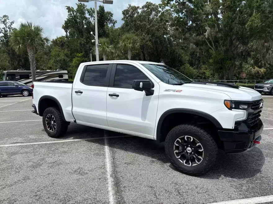 2024 Chevrolet Silverado 1500 ZR2 photo 1