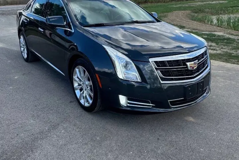 2016 Cadillac XTS Luxury photo 1