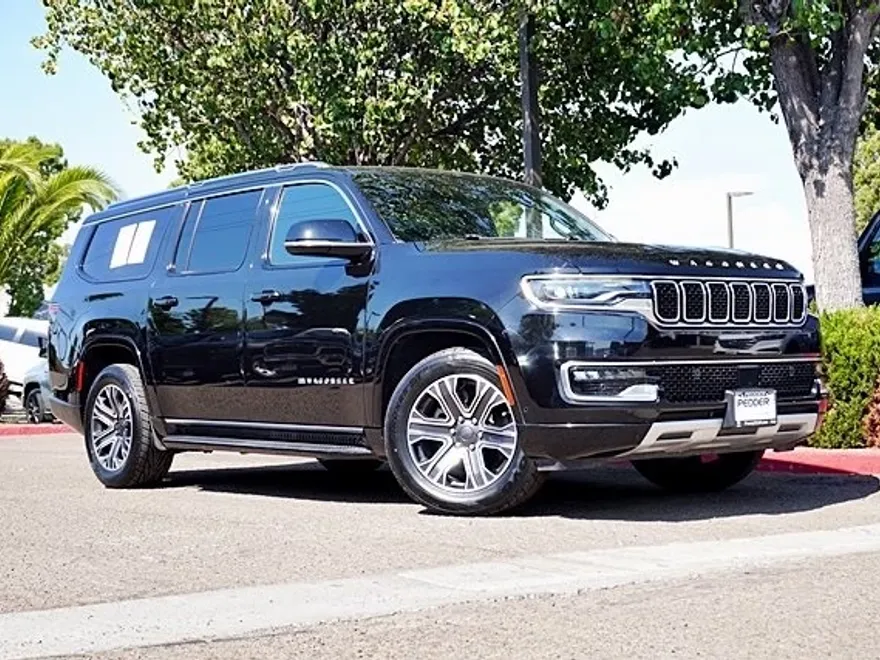 2023 Jeep Wagoneer L Series II photo 1