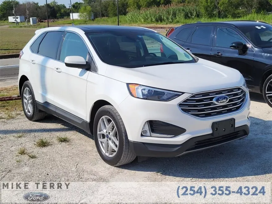 2022 Ford Edge SEL photo 1