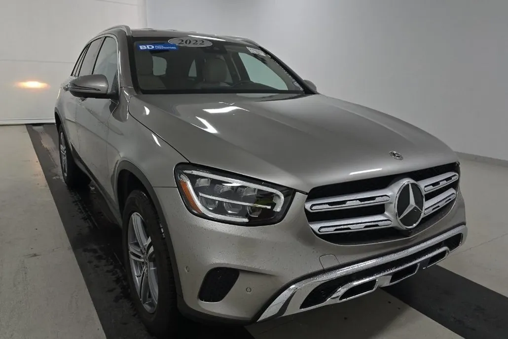 2022 Mercedes Benz GLC 300 photo 1