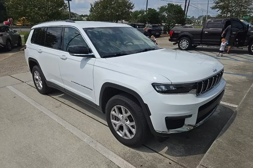 2022 Jeep Grand Cherokee Limited photo 1