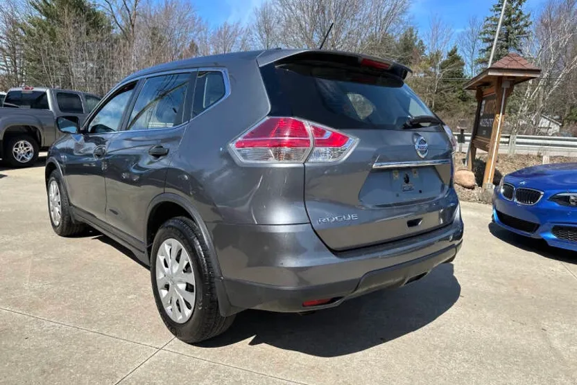 2016 Nissan Rogue S photo 1