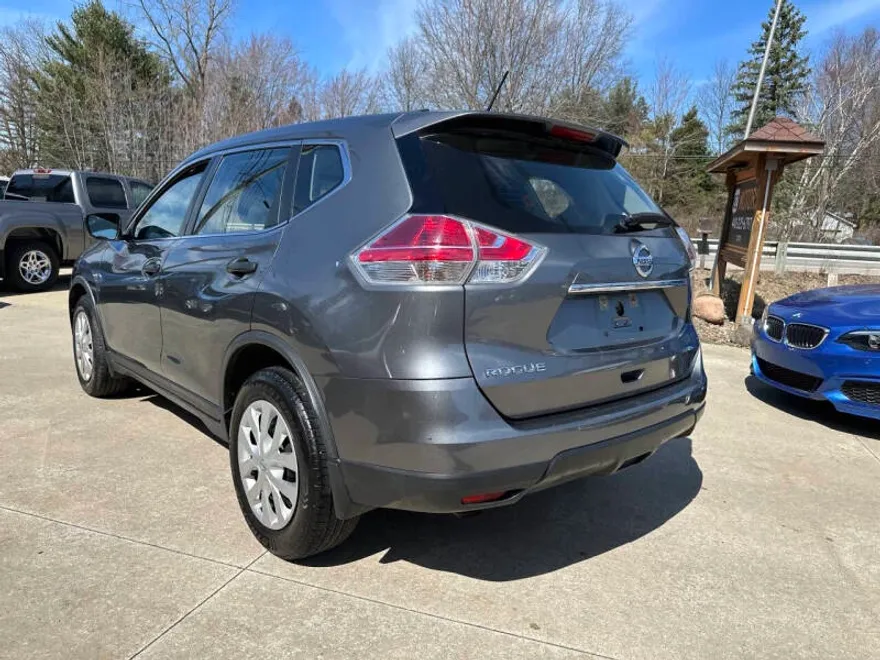 2016 Nissan Rogue S photo 1