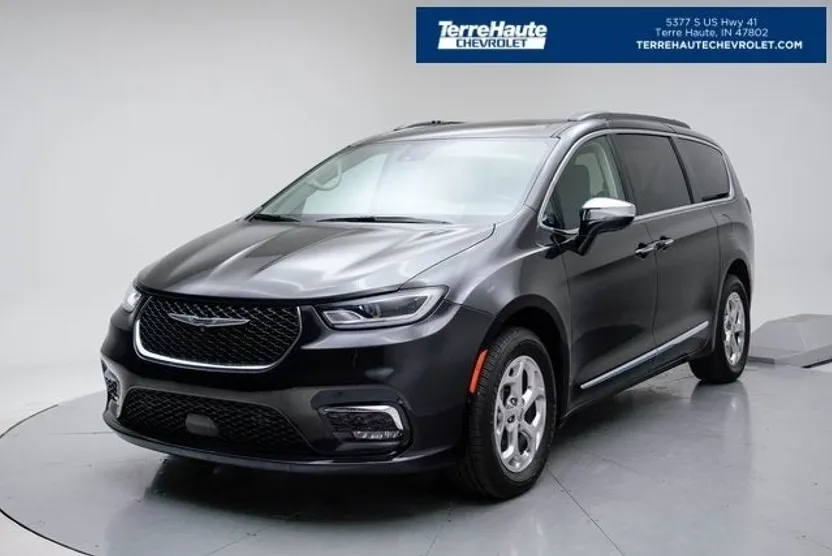 2022 Chrysler Pacifica Limited photo 1