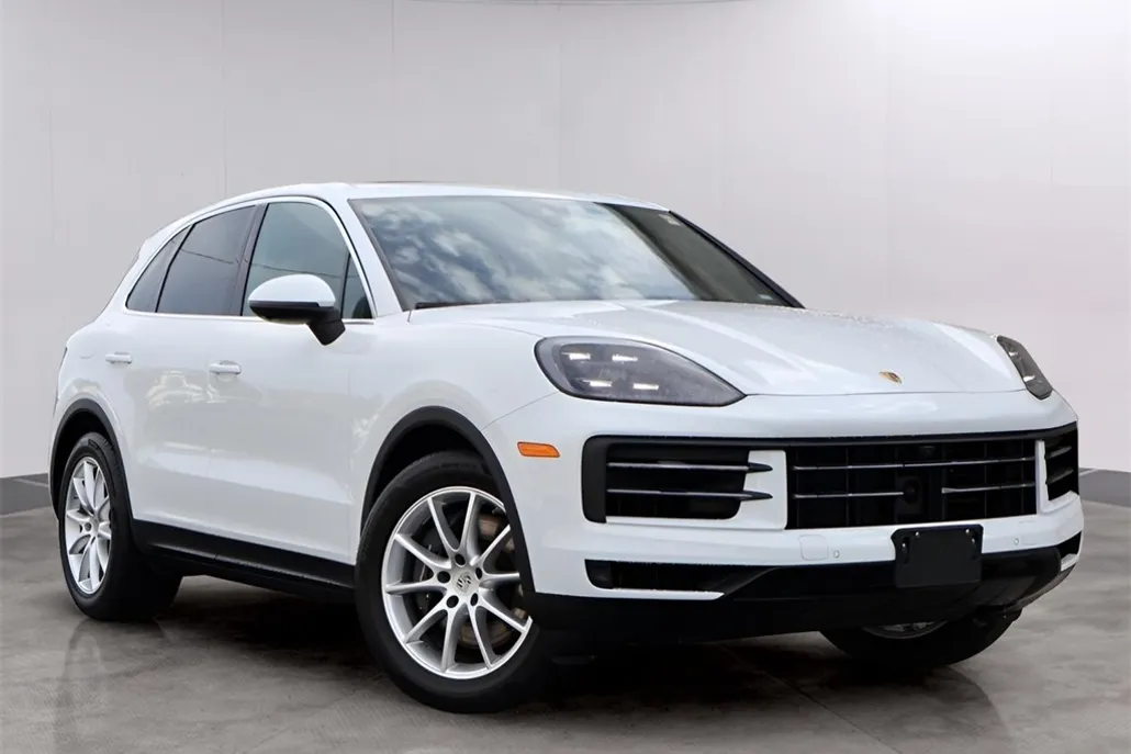 2024 Porsche Cayenne Base photo 1