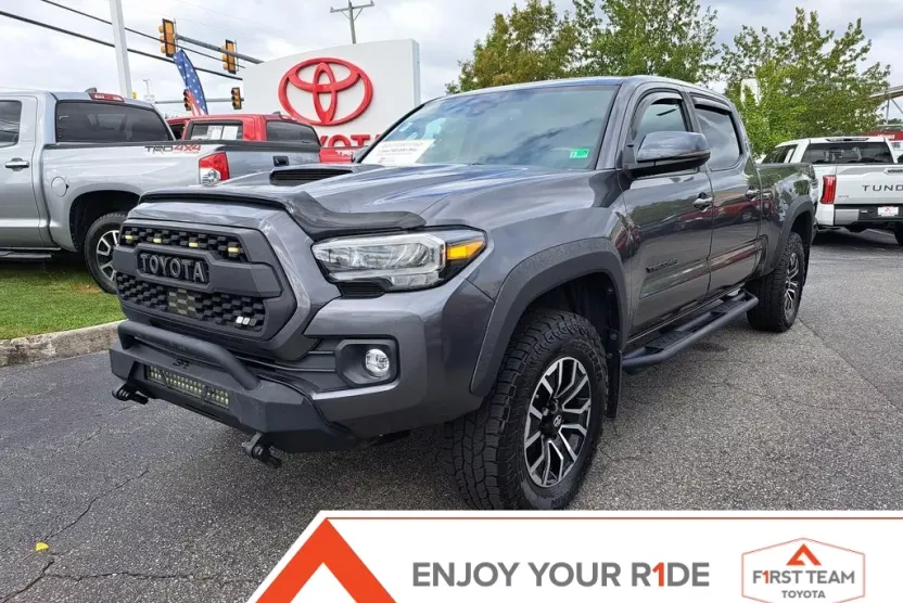 2021 Toyota Tacoma TRD Sport photo 1