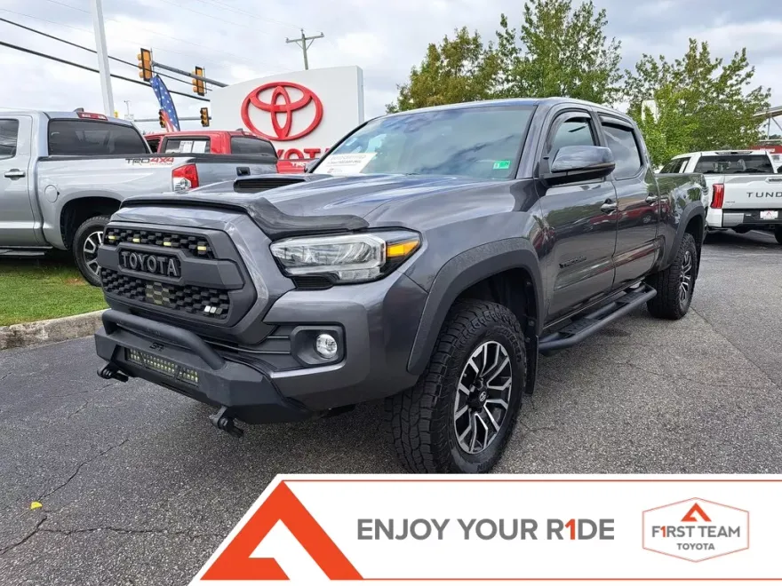 2021 Toyota Tacoma TRD Sport photo 1