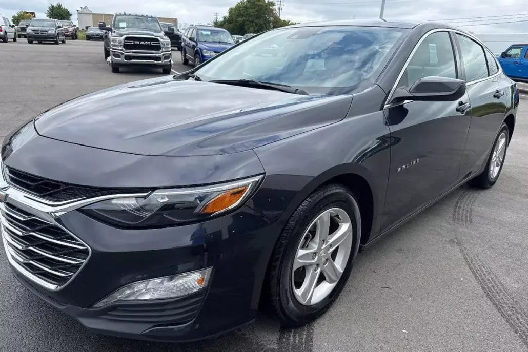 2023 Chevrolet Malibu 1LT photo 1