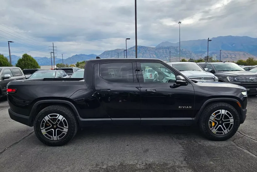 2022 Rivian R1T Adventure photo 1