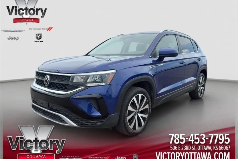 2022 Volkswagen Taos SE photo 1