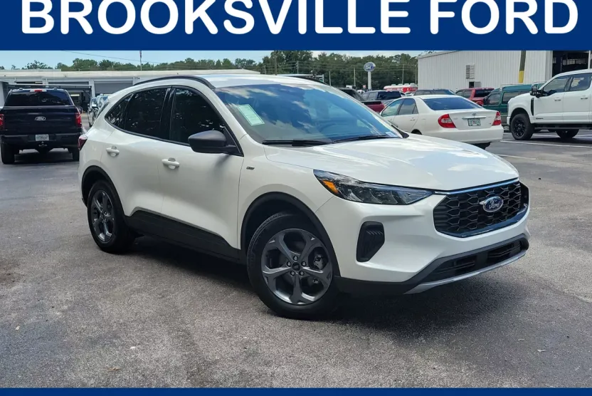 2025 Ford Escape ST-Line photo 1