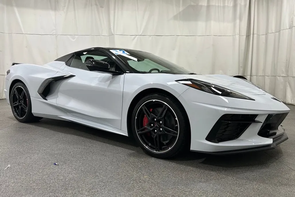 2022 Chevrolet Corvette Stingray 2LT Convertible photo 1