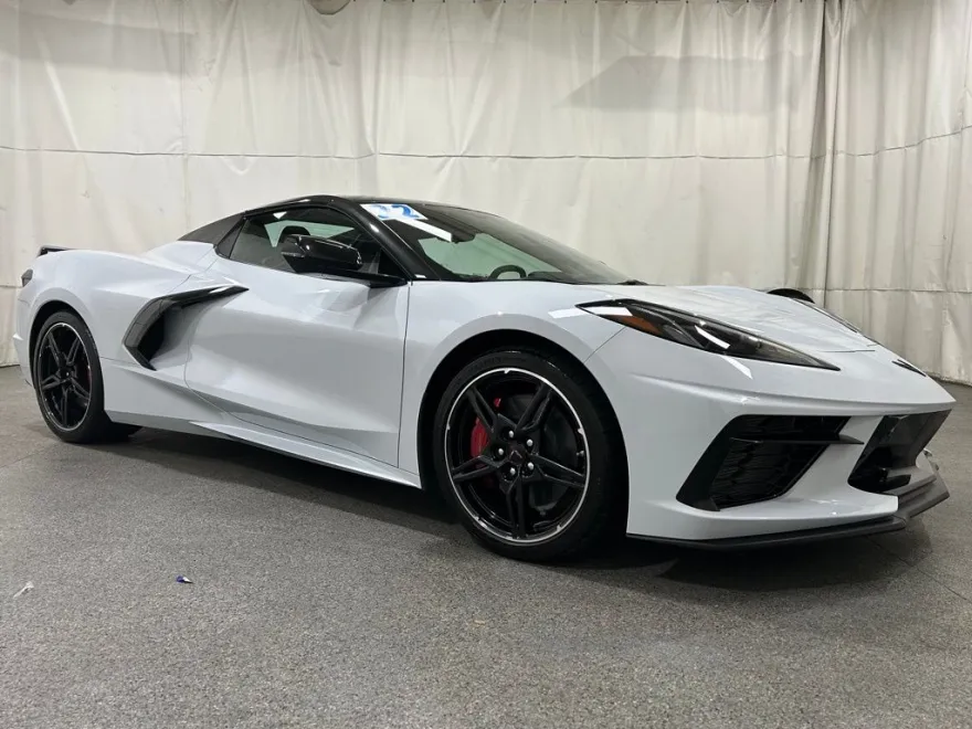 2022 Chevrolet Corvette Stingray 2LT Convertible photo 1