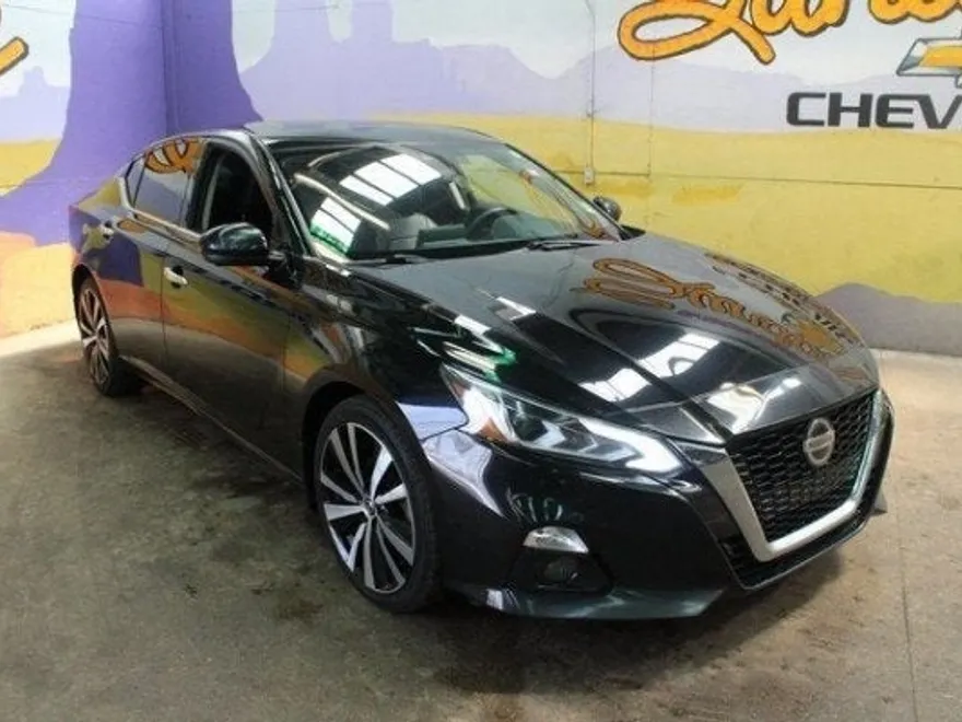 2019 Nissan Altima 2.5 Platinum photo 1