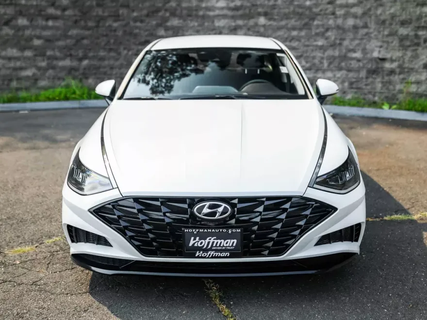 2022 Hyundai Sonata SEL photo 1