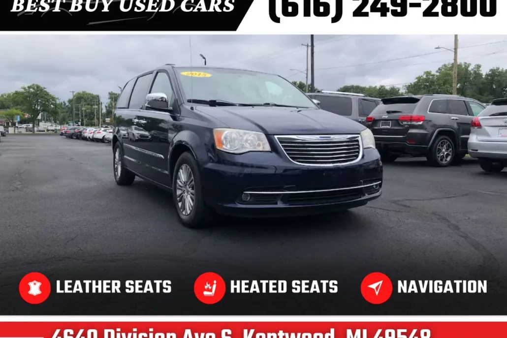 2015 Chrysler Town & Country photo 1