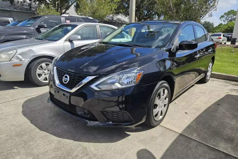 2018 Nissan Sentra S photo 1