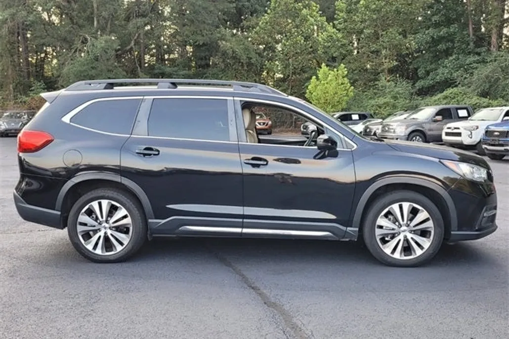 2022 Subaru Ascent Limited photo 1