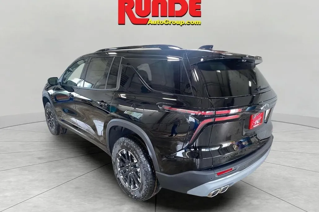 2026 Chevrolet Traverse Z71 photo 1