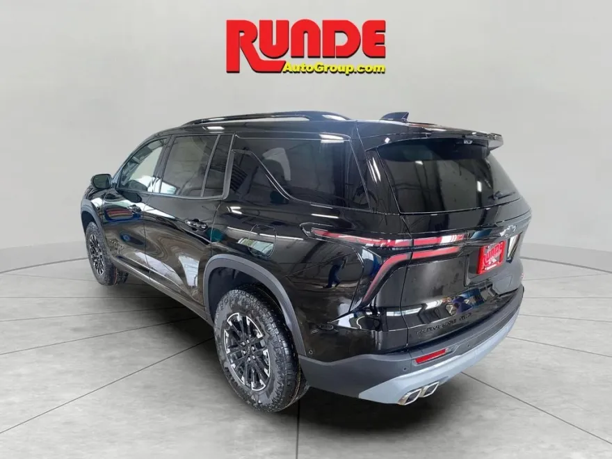 2026 Chevrolet Traverse Z71 photo 1