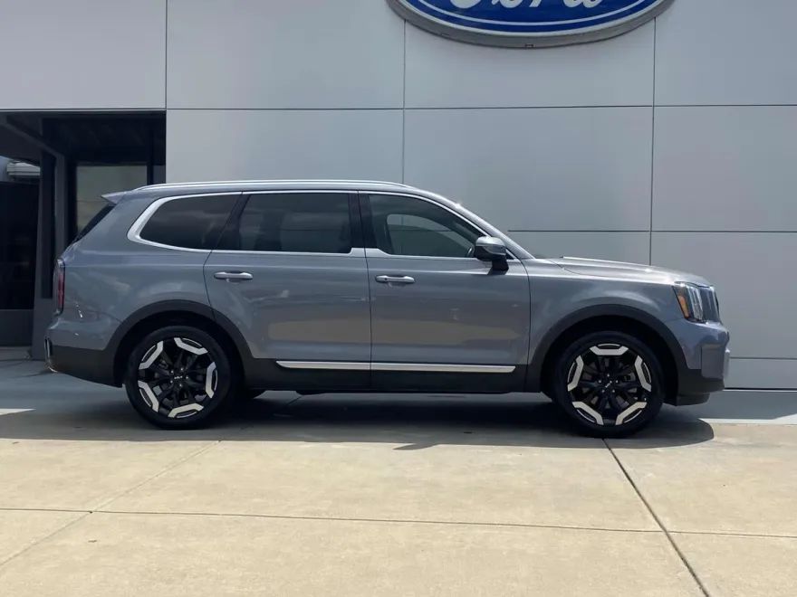 2023 Kia Telluride EX photo 1