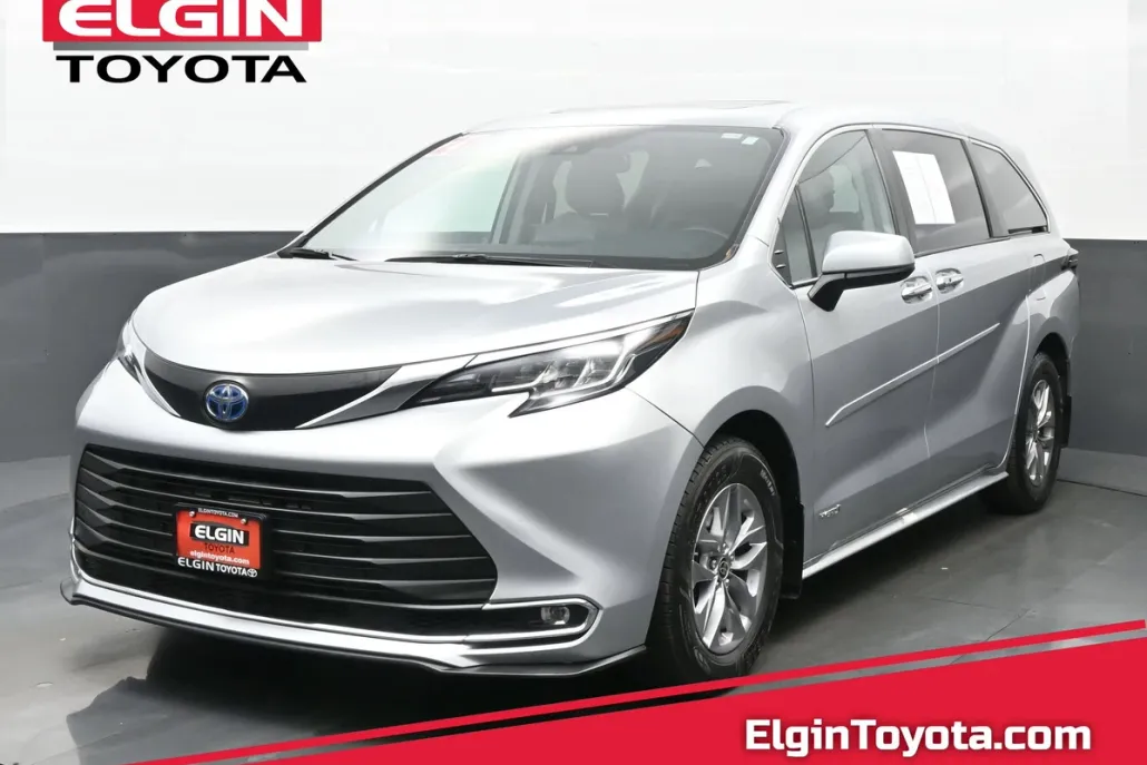 2021 Toyota Sienna XLE photo 1