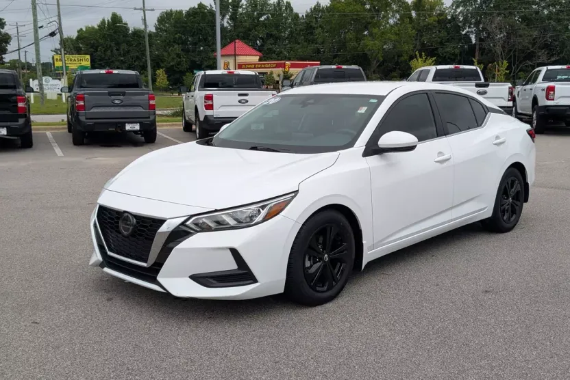 2020 Nissan Sentra SV photo 1
