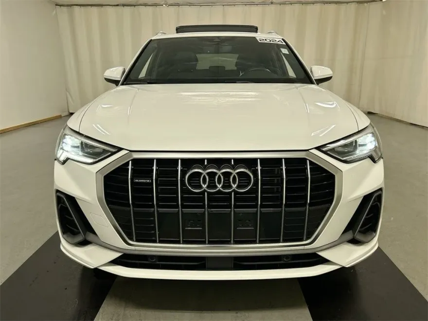 2024 Audi Q3 S line Premium photo 1