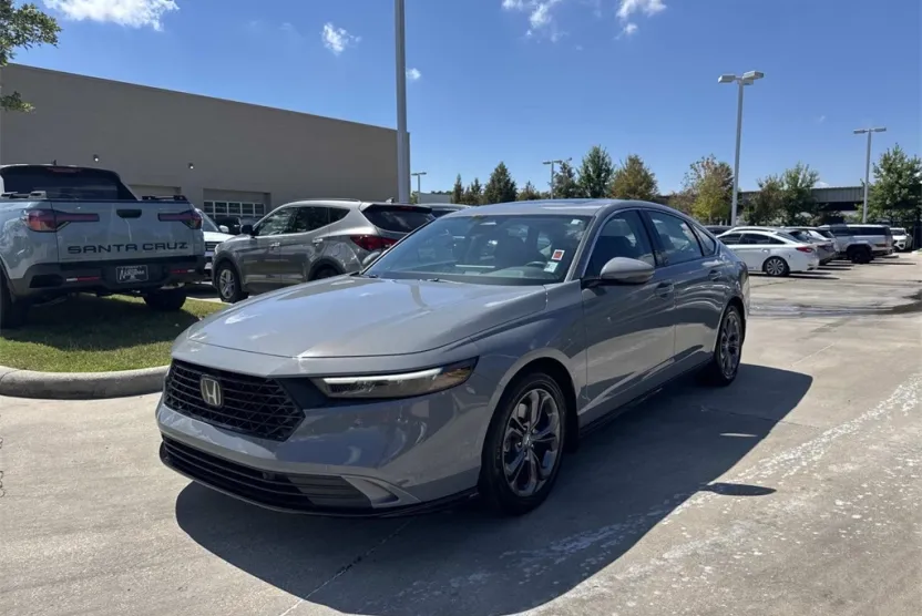 2023 Honda Accord Hybrid EX-L photo 1