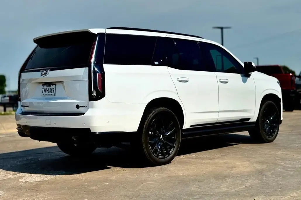 2024 Cadillac Escalade Premium Luxury photo 1