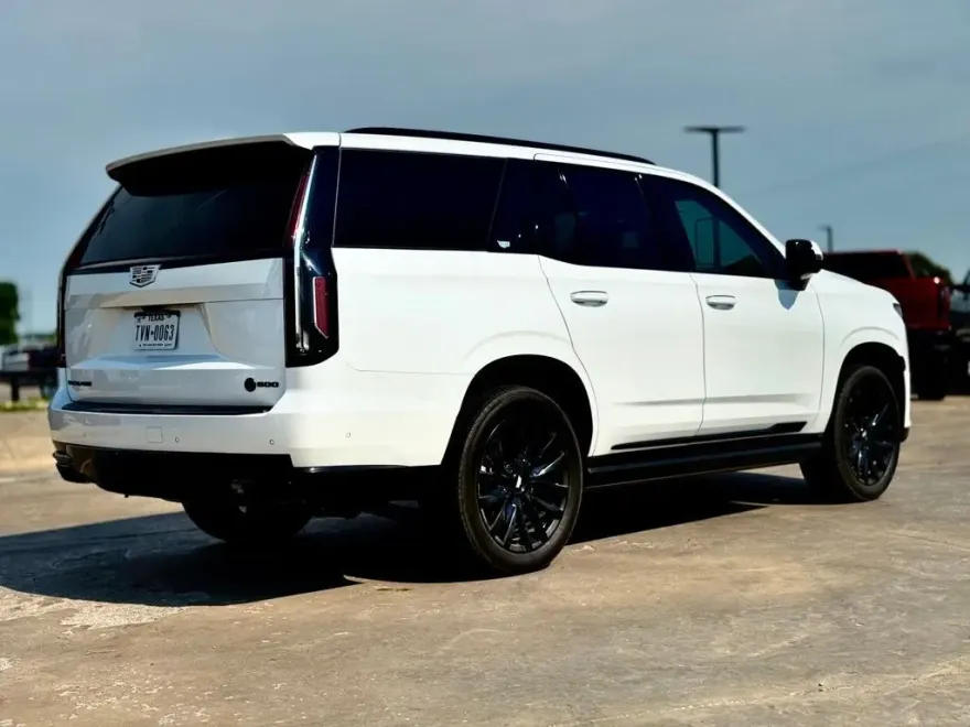 2024 Cadillac Escalade Premium Luxury photo 1