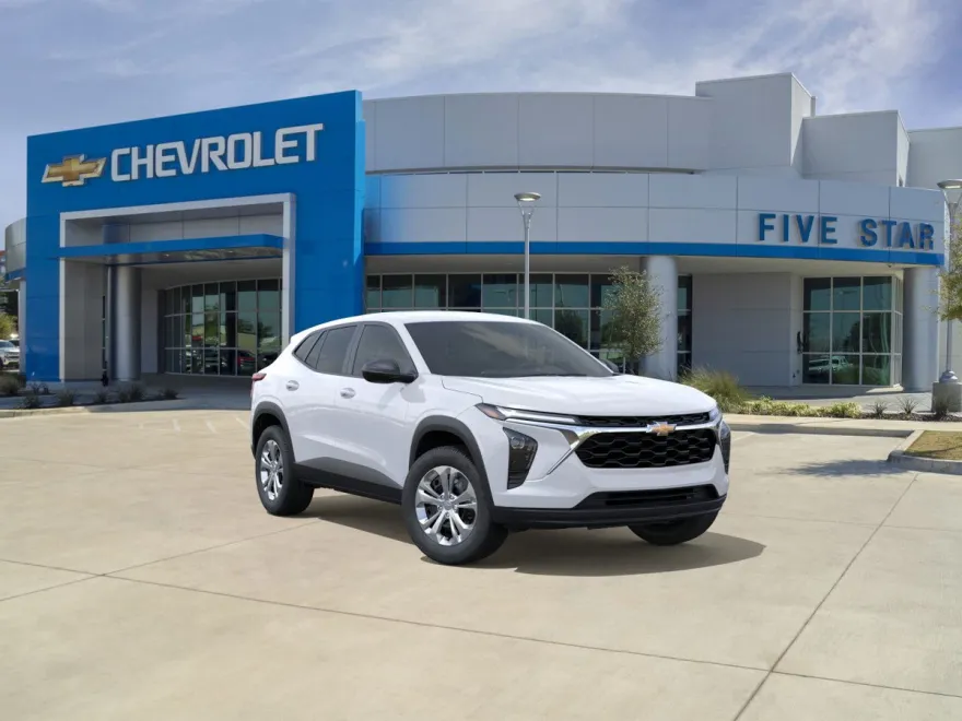 2026 Chevrolet Trax LS photo 1