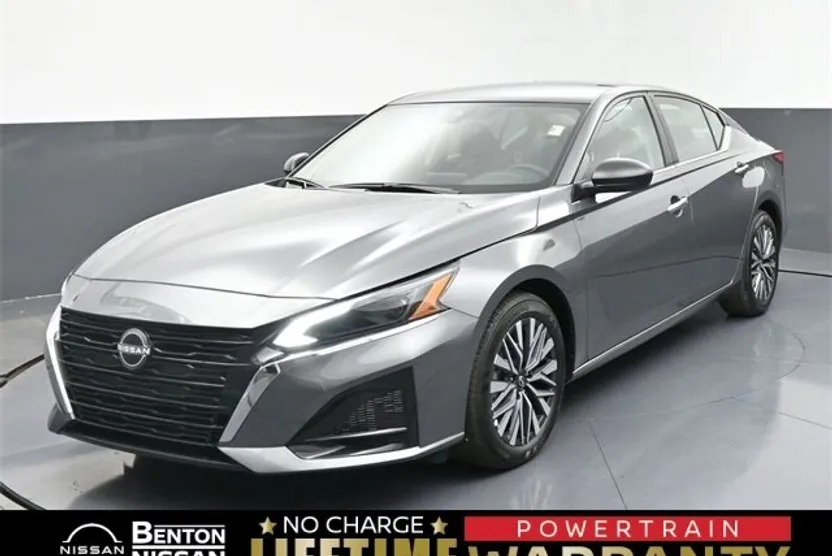 2025 Nissan Altima SV photo 1
