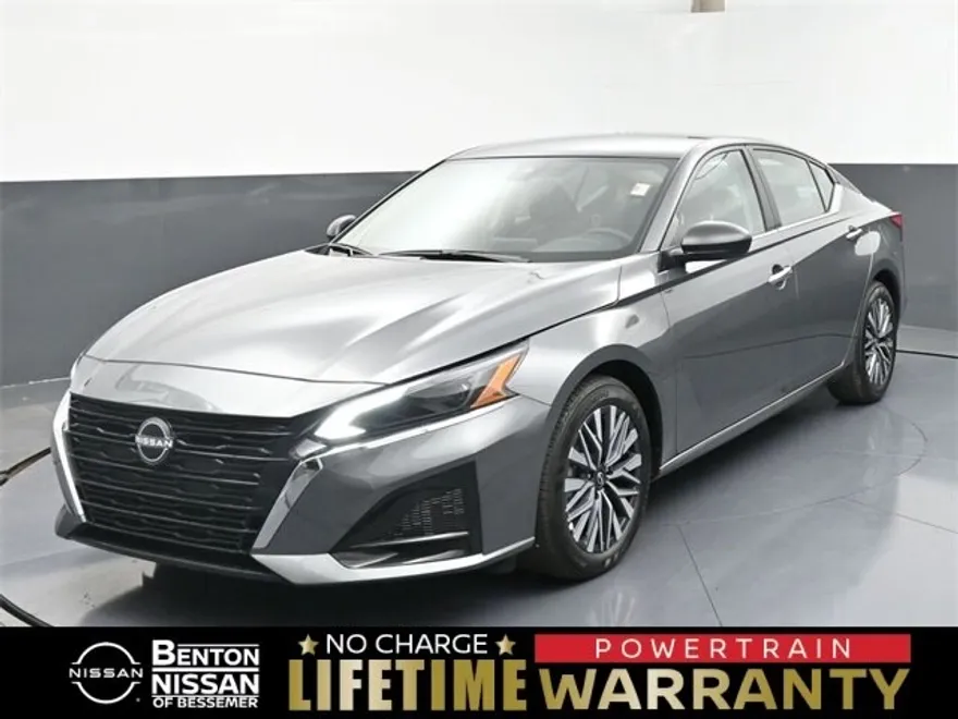 2025 Nissan Altima SV photo 1