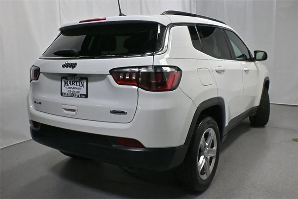 2023 Jeep Compass Latitude photo 1