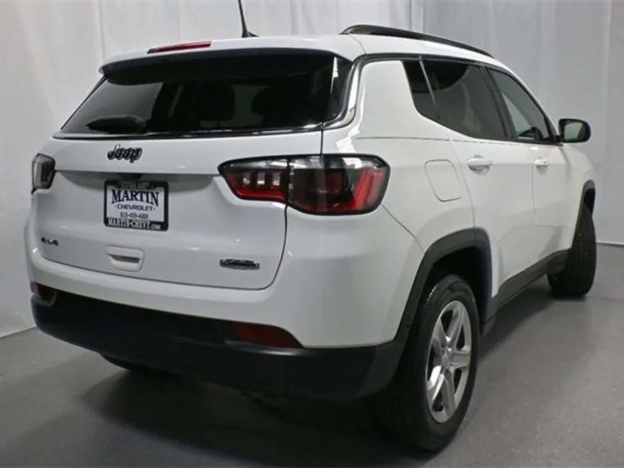 2023 Jeep Compass Latitude photo 1