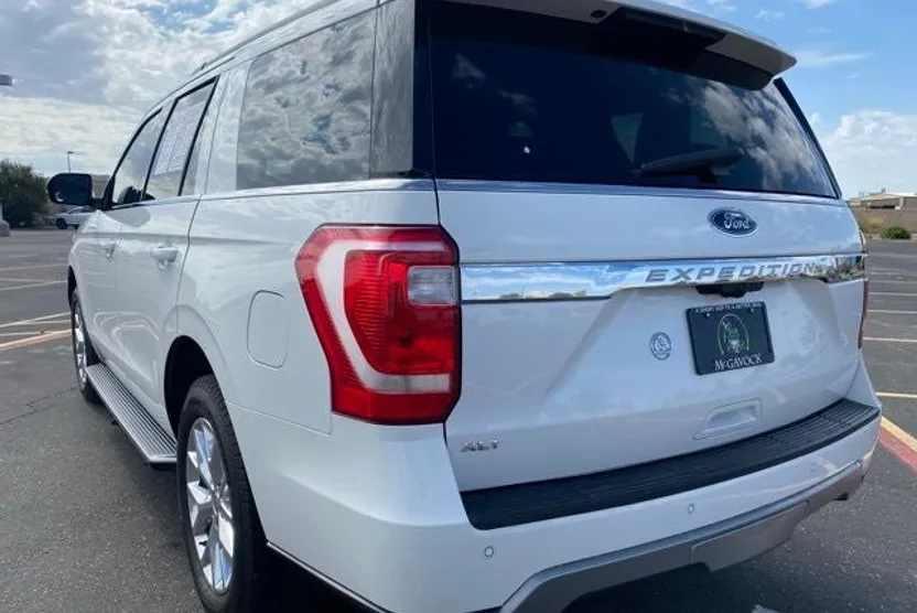 2021 Ford Expedition XLT photo 1