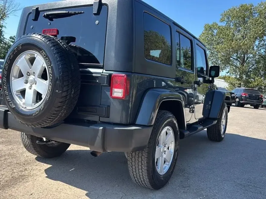 2007 Jeep Wrangler Unlimited Sahara Sport photo 1