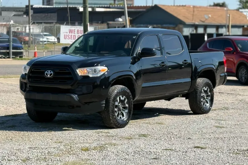 2016 Toyota Tacoma SR5 photo 1