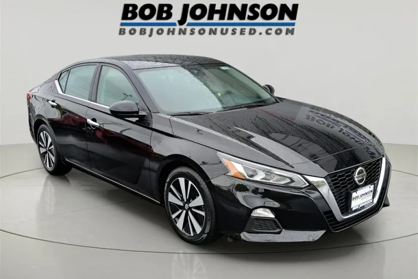 2022 Nissan Altima 2.5 SV photo 1