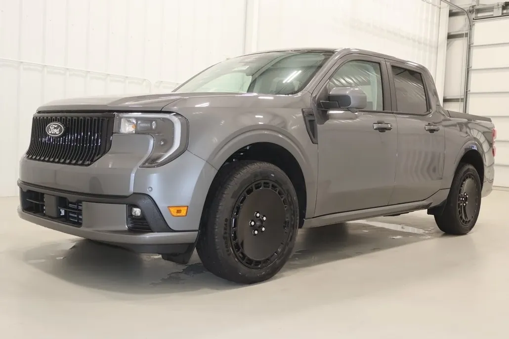 2025 Ford Maverick photo 1