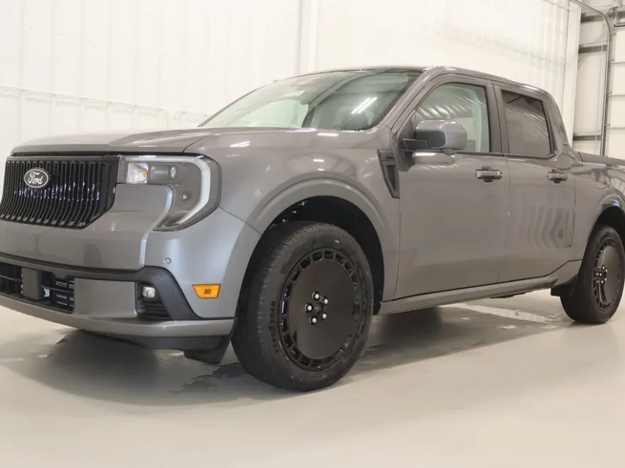2025 Ford Maverick photo 1