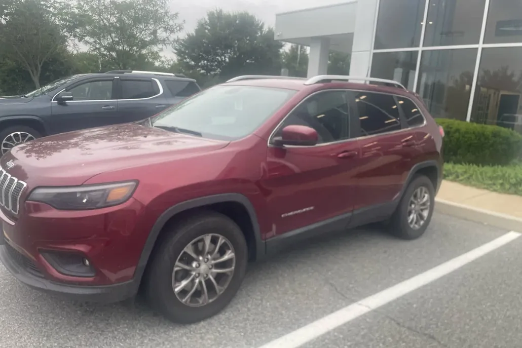 2019 Jeep Cherokee Latitude photo 1