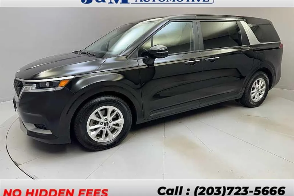 2022 Kia Carnival LXS photo 1