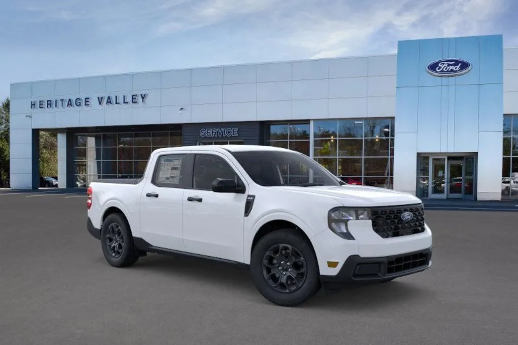 2025 Ford Maverick XLT photo 1