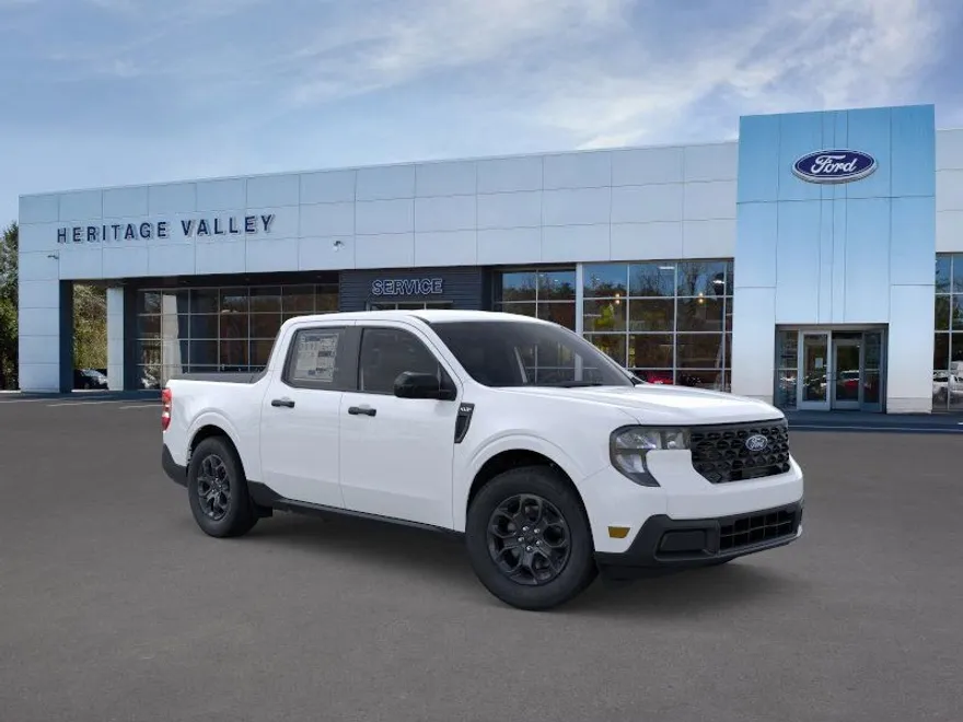 2025 Ford Maverick XLT photo 1