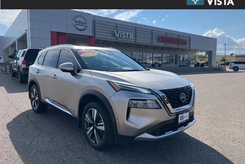 2023 Nissan Rogue Platinum photo 1