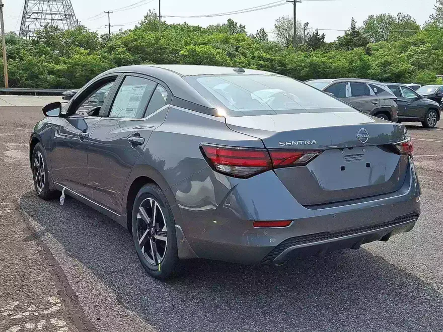 2025 Nissan Sentra SV photo 1